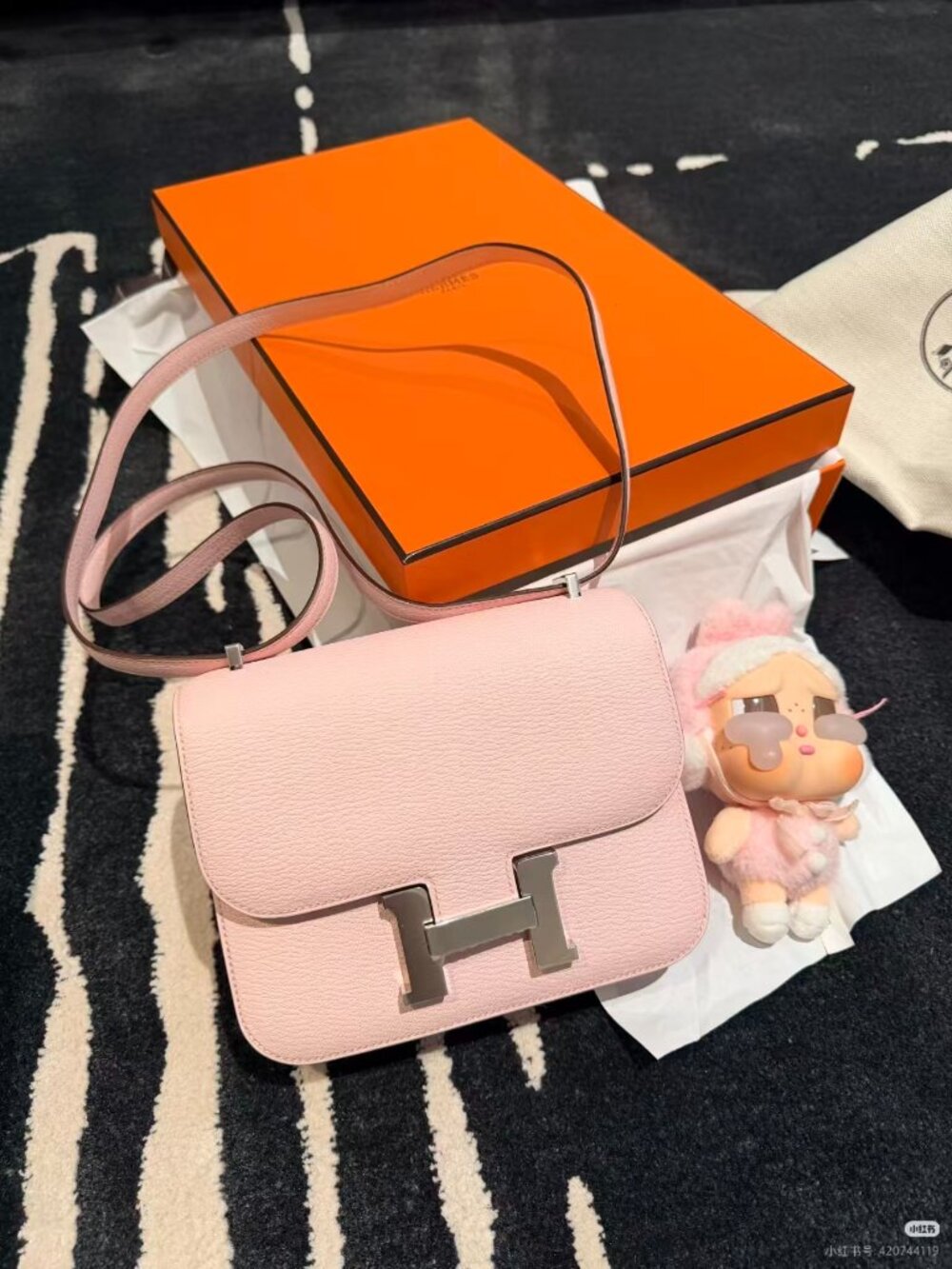 Classic Hermes Bag: A Stylish and Versatile Choice for Elegance